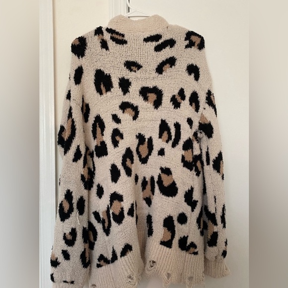 🖤🤎 Leopard Print Cardigan 🤎🖤 - Picture 2 of 6